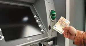 How to Replenish and Withdraw Money from Online Casinos