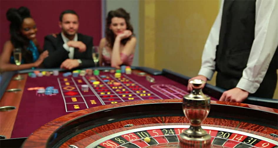 Why Do Casinos Change Dealers?