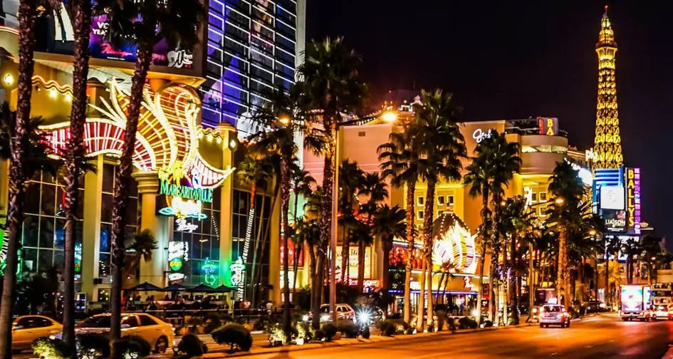 How do Casinos Keep People Gambling