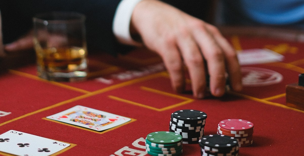 The Psychology of Gambling: Why We Keep Playing Even When We Lose